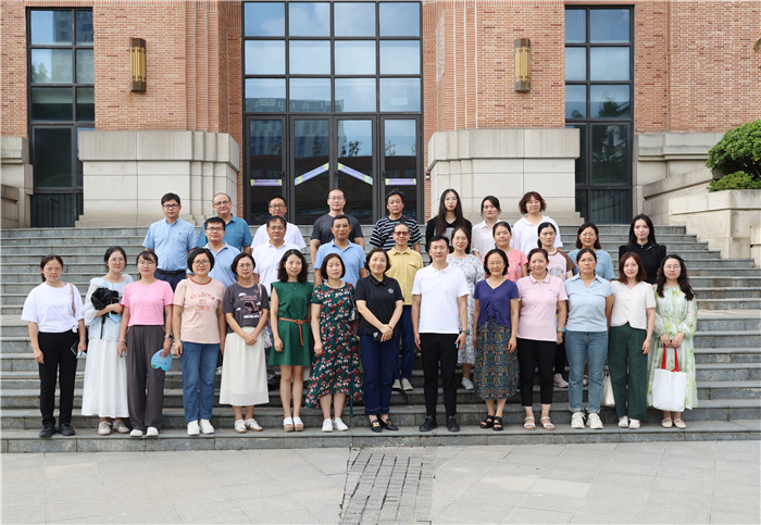 合肥九中一行来合肥七中考察智慧化校园建设(图4) 合肥九中一行来合肥七中考察智慧化校园建设(图4)