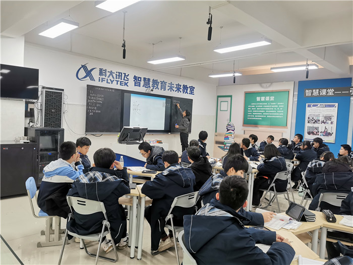 高二级部:同课异构缔结友谊、教研兴校开拓天地(图2)