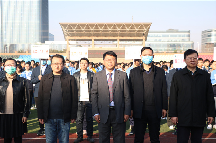 政教处:牛年喜迎升国旗,新春共话责任观(图3)