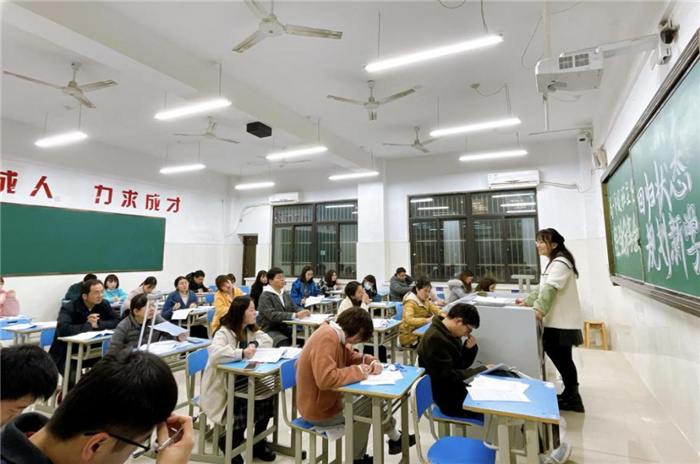 高一级部:凝聚特色共成长 分享经验促成长(图4)