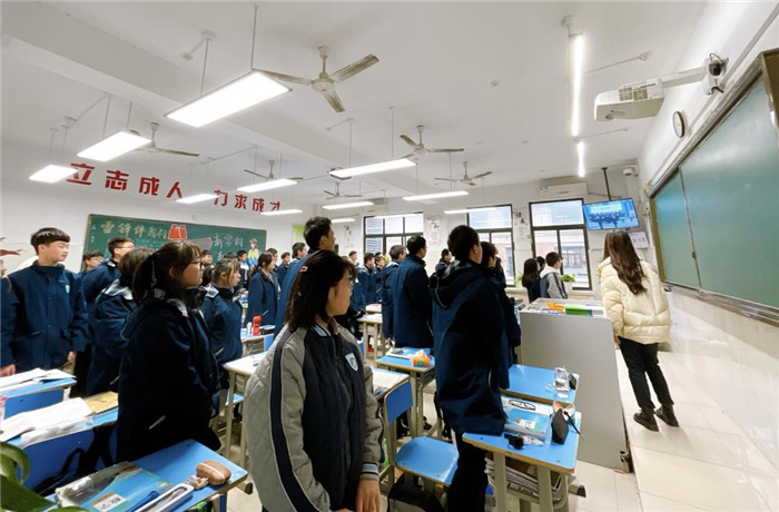 高一级部:雷锋精神永不朽,青年学习正当时(图1)