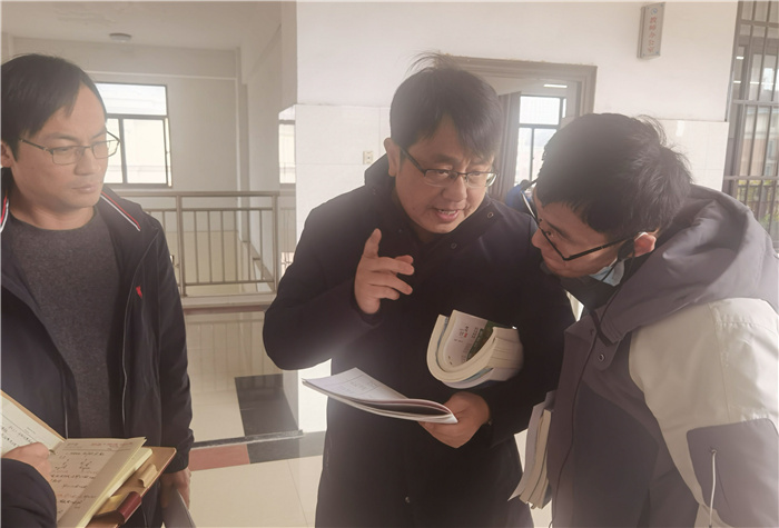 高一级部:中层以上干部深入课堂听课(图2)