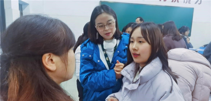 高一级部：协作交流促提升(图3)