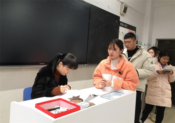 高三级部:班班有书声 冲刺有精神(图8)