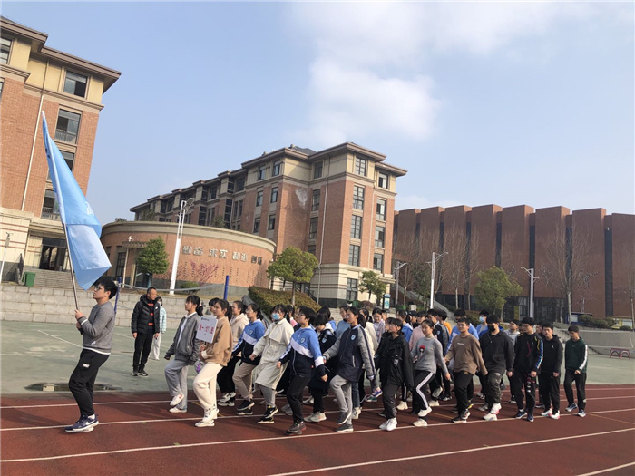 高一级部:阳光跑操 活力七中(图2)