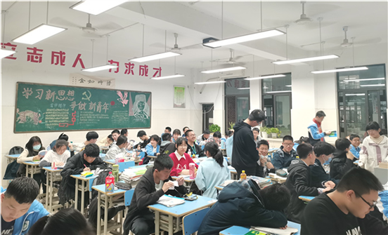 教务处:学生的进步是老师最大的安慰(图3)