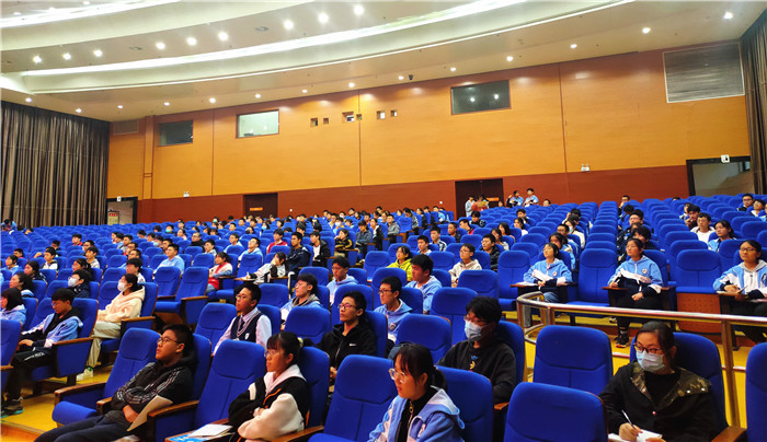 团委：颂党史 上团课 扣好人生第一粒扣子(图4)