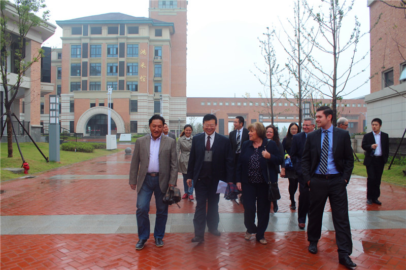 沟通无界,友谊绽放(图1)