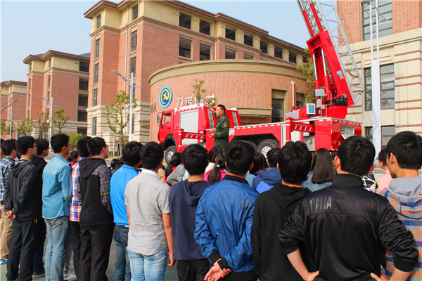 合肥七中：保安，新校的安全卫士(图8)