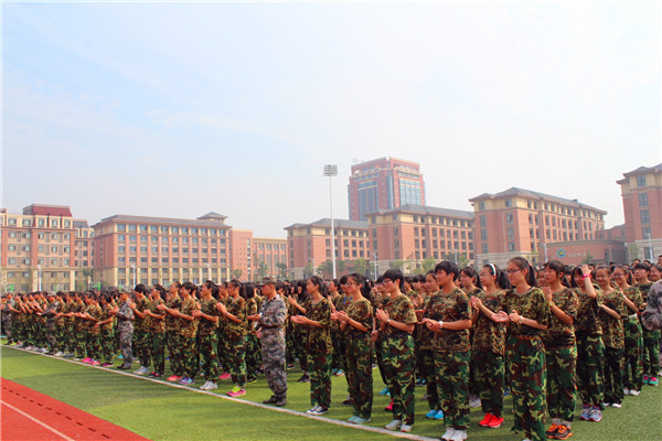 军训号角吹响 学子梦想起航(图6)