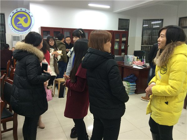 携手共勉，托起希望(图1)