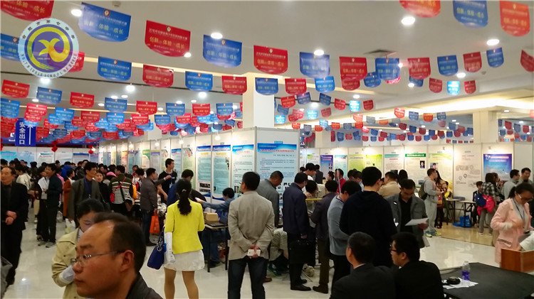 七中学子在省科技创新大赛摘金夺银(图1)