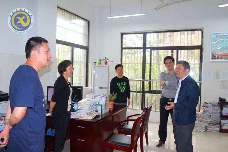 市教育局查凯局长深入学校调研(图4)