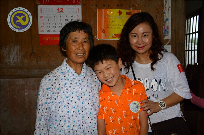  七中毕业学子开展“萤火虫”活动(图2)