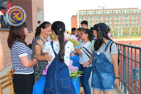 辉煌甲子惊艳会师,华丽转身新征起航(图11)