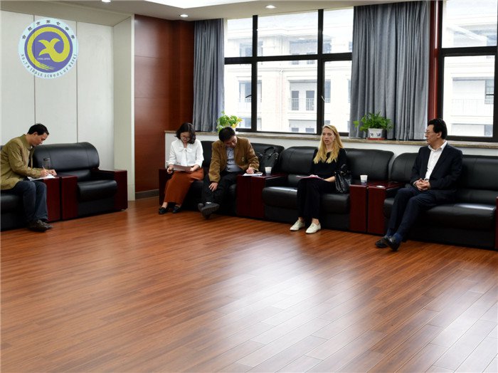 教育搭桥迎来客,中意交流书新章(图1)