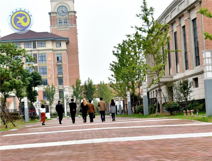 教育搭桥迎来客,中意交流书新章(图6)