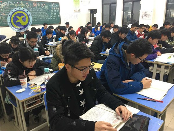 浓浓书香满校园  琅琅书声遍七中(图1)