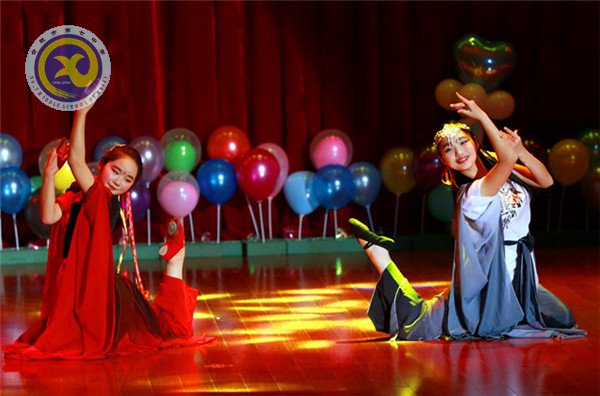 师生欢聚迎新年,载歌载舞谱新篇(图12)