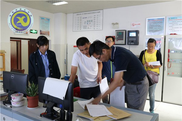 市局领导来校检查开学工作(图2)