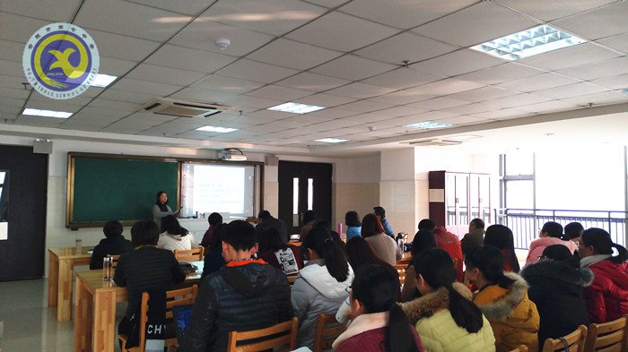 一川霜叶争娇艳 智慧展示竞风流(图1)