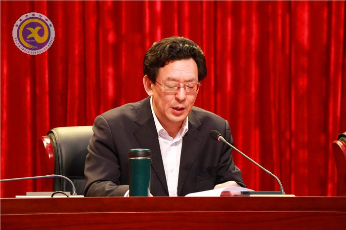 手执奋进之笔,谱写师德风采(图2)