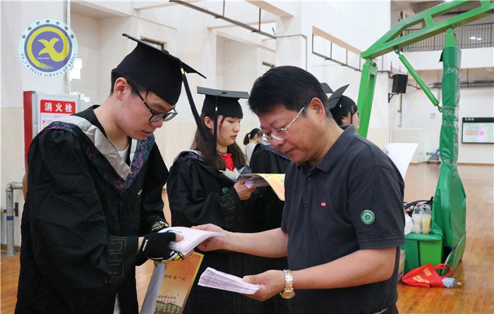 奋斗半生,归来仍是我七中英俊少年(图6)