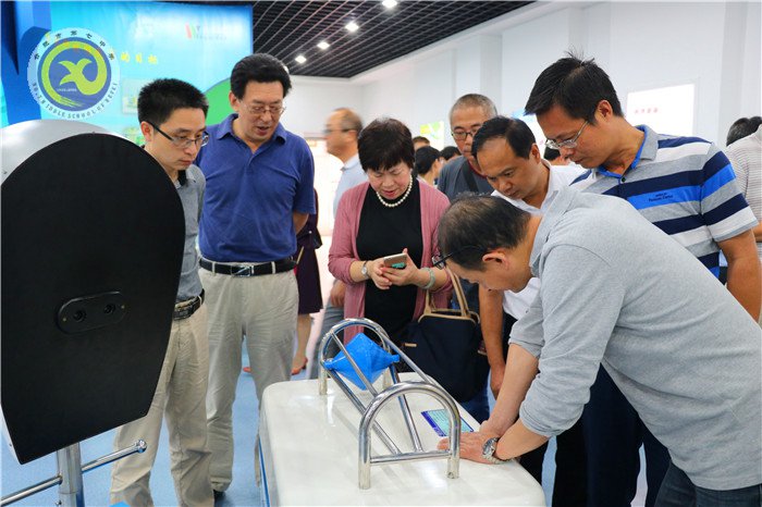 安徽省第51期高（完）中校长任职资格培训班莅临我校考察指导(图3)