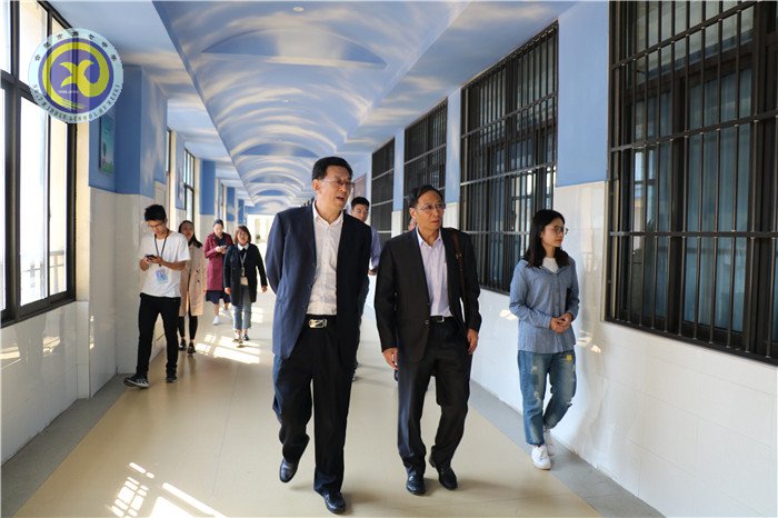 教育部领导深入七中调研人工智能工作(图4)