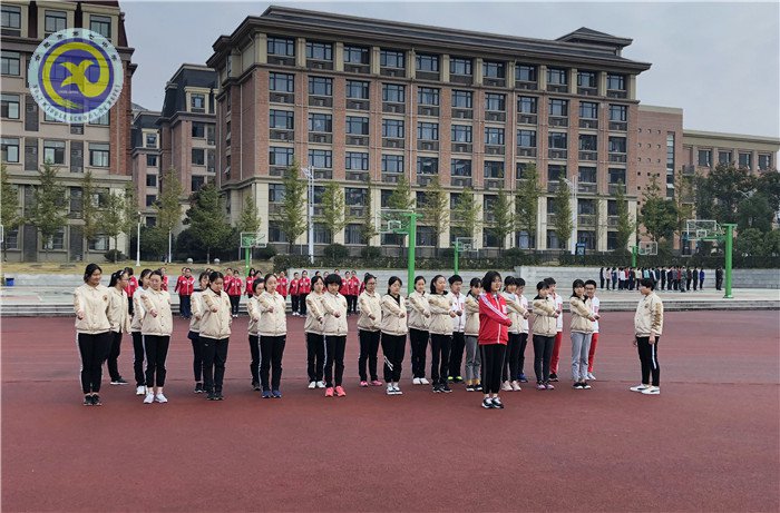 “魔鬼周”军训首日 , 看18级能文能武(图9)