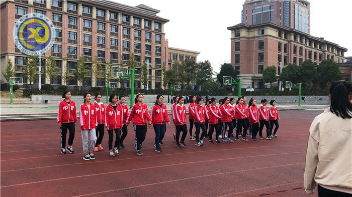 “魔鬼周”军训首日 , 看18级能文能武(图10)