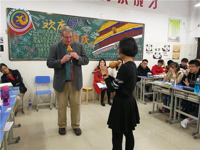 故友重逢游新校，名师东来送真经(图4)