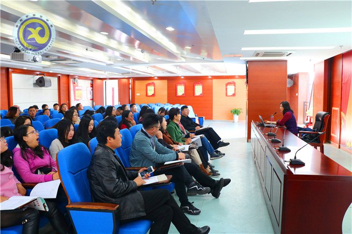 专家名师传经送宝，教研备课集体探究(图3)