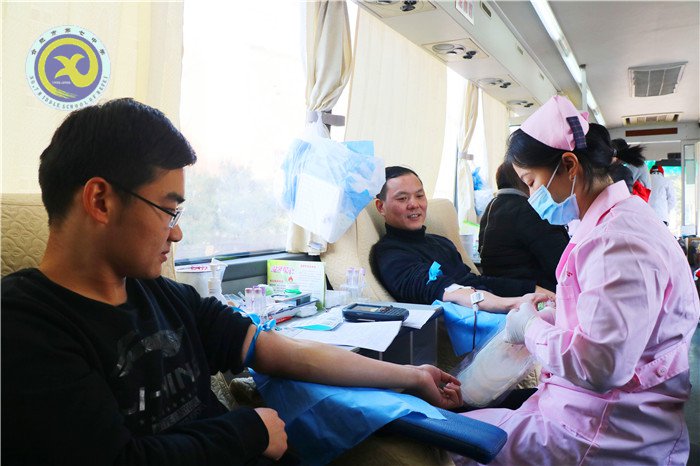 爱心献血车进校园 热血汇聚生命长河(图4)