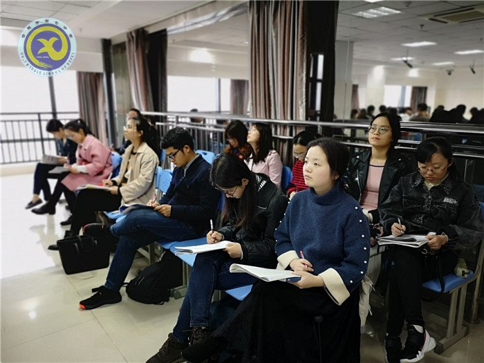 品读《谈中国诗》 共话诗意语文(图1)