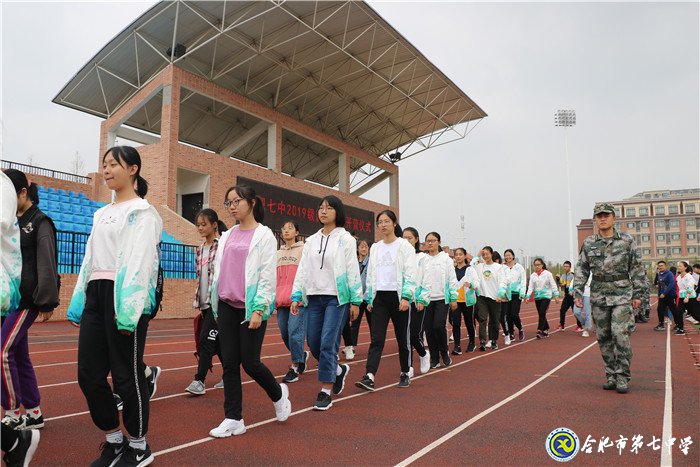 学子勇尝军中苦 热血青春不止步(图6)