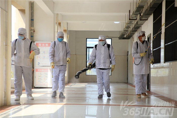 万家热线:合肥七中“无害消杀”防疫 安全迎接学生返校 (图)(图3)