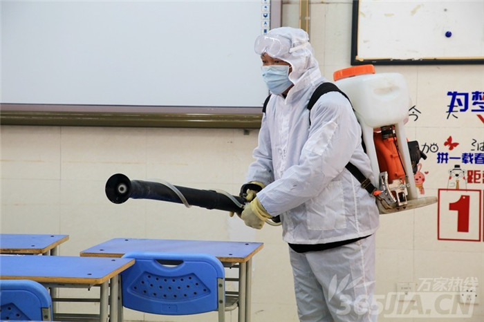 万家热线:合肥七中“无害消杀”防疫 安全迎接学生返校 (图)(图4)