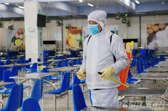 万家热线:合肥七中“无害消杀”防疫 安全迎接学生返校 (图)(图5)