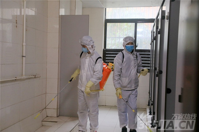 万家热线:合肥七中“无害消杀”防疫 安全迎接学生返校 (图)(图9)