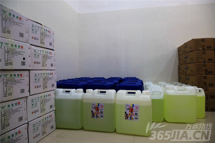 万家热线:合肥七中“无害消杀”防疫 安全迎接学生返校 (图)(图17)