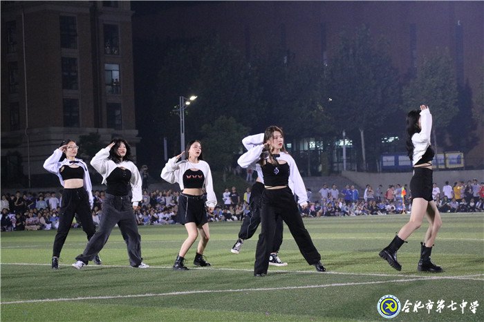 校园足球强健身心 师生引领全民健身(图8)