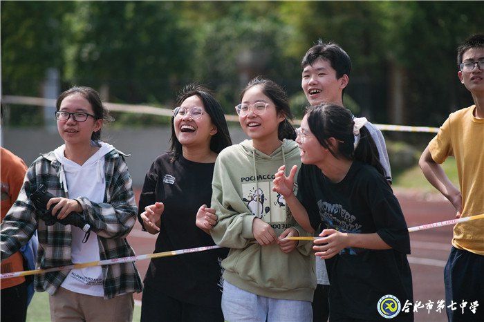 师生齐畅跑   青春共飞扬(图2)