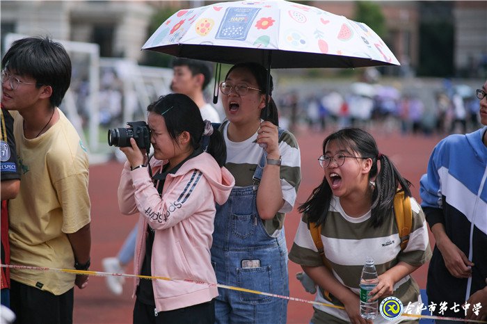 师生齐畅跑   青春共飞扬(图4)
