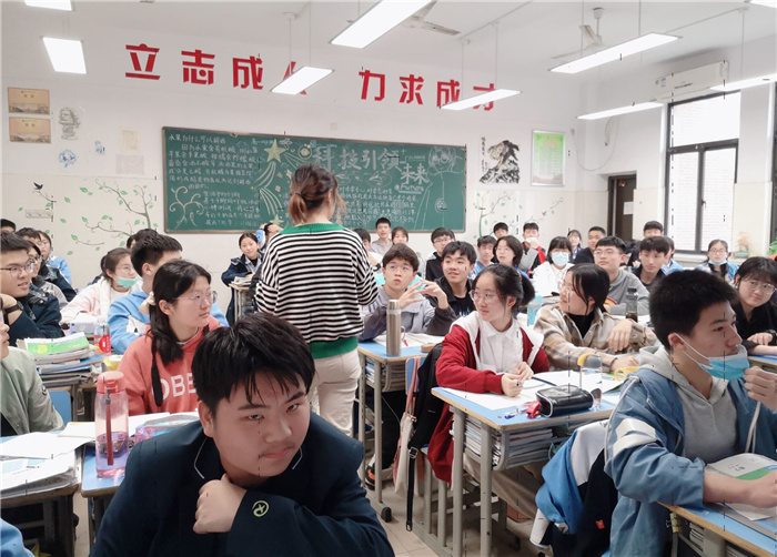 正校风校纪  创和谐校园(图3)