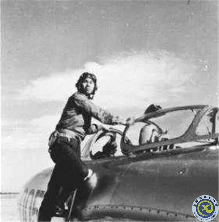 △投掷我国第一枚实用氢弹的飞行员杨国祥.jpg △投掷我国第一枚实用氢弹的飞行员杨国祥.jpg