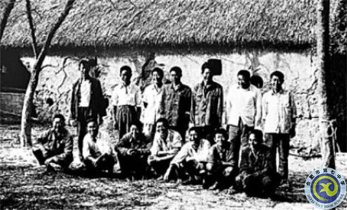 △小岗村“大包干”部分带头人合影.jpg △小岗村“大包干”部分带头人合影.jpg