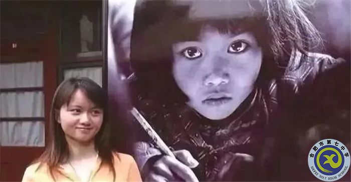 △长大后的苏明娟和自己小时候的照.jpg △长大后的苏明娟和自己小时候的照.jpg