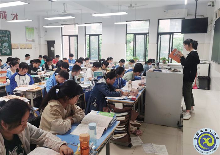 晨读 汪鑫磊.jpg