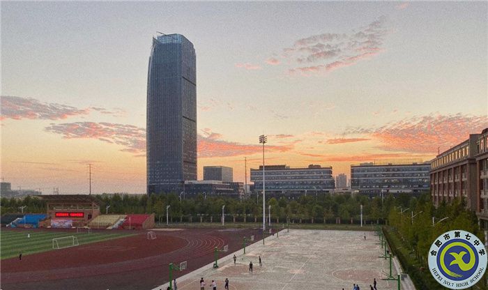 乘风远行万里舟 不忘师恩如皓月(图1) 乘风远行万里舟 不忘师恩如皓月(图1)